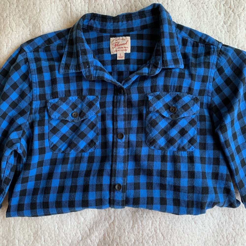 Black-Blue Buffalo Plaid Uniqlo Button Up Flannel - Picture 8 of 12
